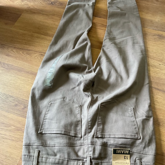 MIAMI  MID RISE JEGGINGS  TAN  SIZE 13 BRAND NEW NWT - Picture 3 of 8